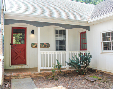 1680 Huntington Drive - Photo Thumbnail 3