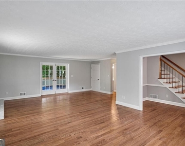 5223 Davantry Drive - Photo Thumbnail 7