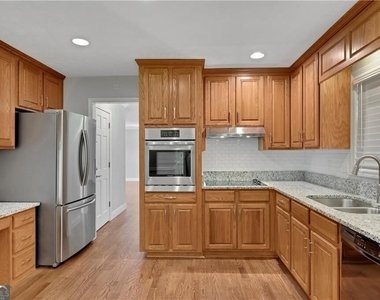 5223 Davantry Drive - Photo Thumbnail 8