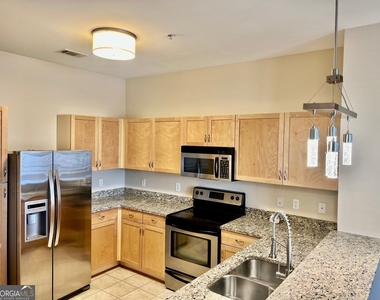 870 Mayson Turner Road Nw - Photo Thumbnail 5
