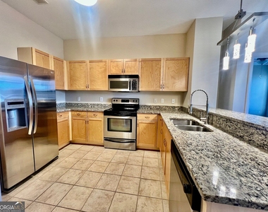 870 Mayson Turner Road Nw - Photo Thumbnail 2