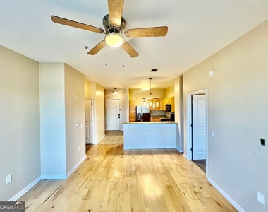 870 Mayson Turner Road Nw - Photo Thumbnail 3