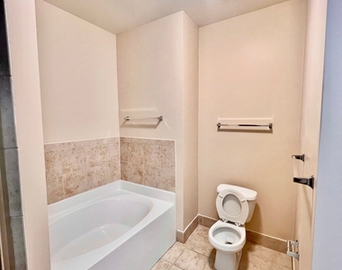 870 Mayson Turner Road Nw - Photo Thumbnail 12