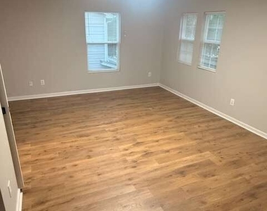 311 Silver Spring Street - Photo Thumbnail 17