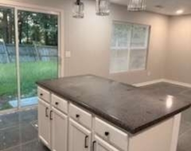 311 Silver Spring Street - Photo Thumbnail 8