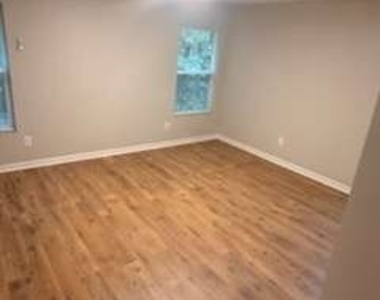 311 Silver Spring Street - Photo Thumbnail 16