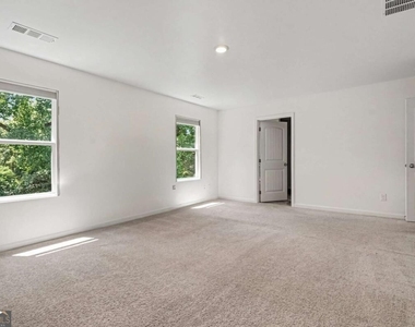 477 Starbuck Parkway - Photo Thumbnail 24