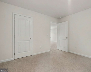 477 Starbuck Parkway - Photo Thumbnail 12