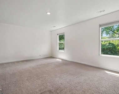 477 Starbuck Parkway - Photo Thumbnail 25
