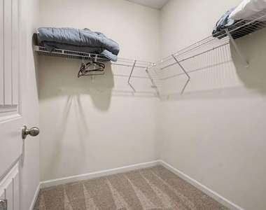 477 Starbuck Parkway - Photo Thumbnail 23