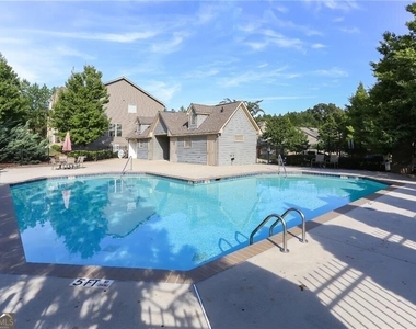 2462 Whiteoak Run Se - Photo Thumbnail 16