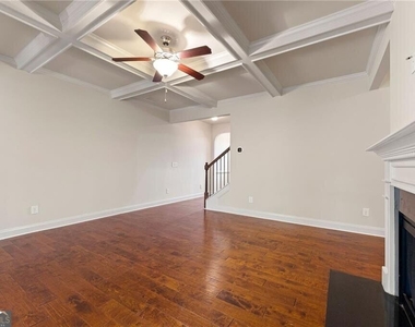 2462 Whiteoak Run Se - Photo Thumbnail 7