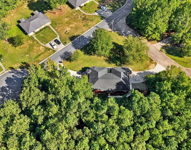 100 Bluebird Lane - Photo Thumbnail 34