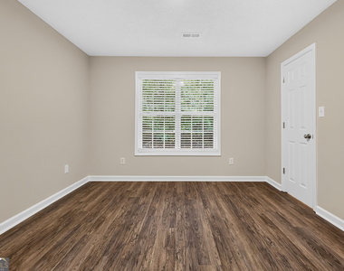 100 Bluebird Lane - Photo Thumbnail 22
