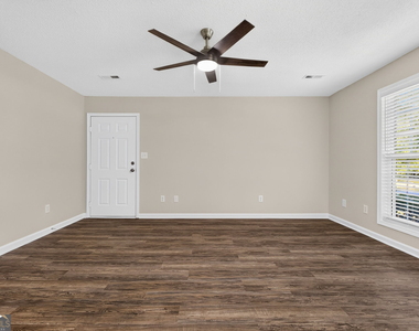 100 Bluebird Lane - Photo Thumbnail 7