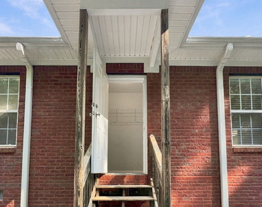 100 Bluebird Lane - Photo Thumbnail 30