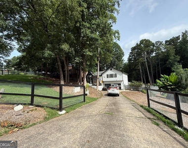 3721 Quail Hollow Trail - Photo Thumbnail 2