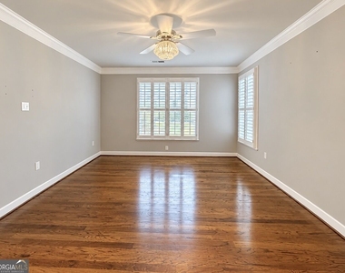 2100 Village Lane - Photo Thumbnail 13