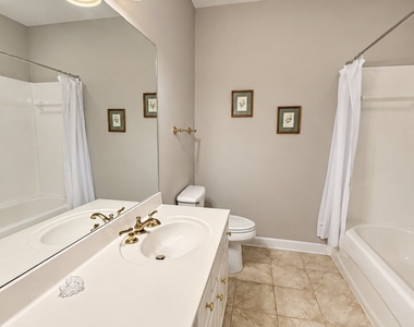 2100 Village Lane - Photo Thumbnail 19