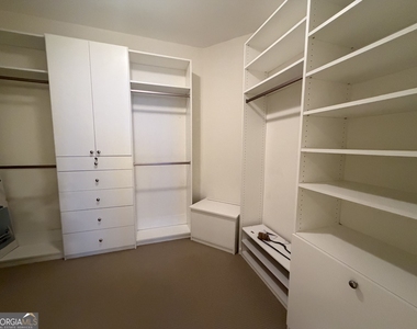 2100 Village Lane - Photo Thumbnail 16