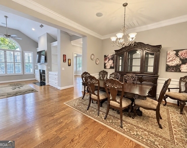 2100 Village Lane - Photo Thumbnail 9