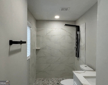 920 Wesleyan Drive - Photo Thumbnail 7
