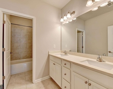 3860 Grandview Manor Drive - Photo Thumbnail 23