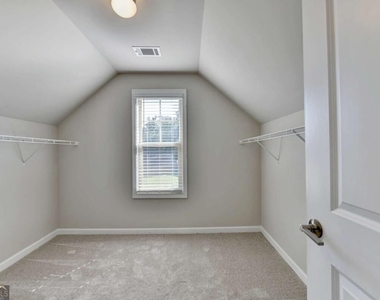 3860 Grandview Manor Drive - Photo Thumbnail 16