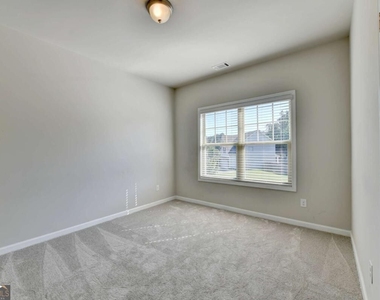 3860 Grandview Manor Drive - Photo Thumbnail 18