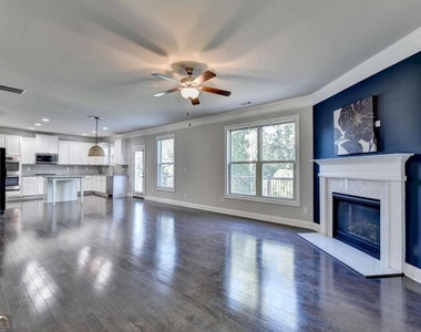 3860 Grandview Manor Drive - Photo Thumbnail 5