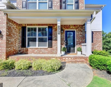 3860 Grandview Manor Drive - Photo Thumbnail 1