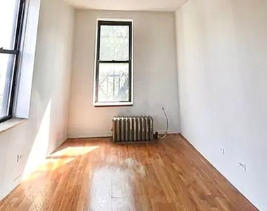 18 King Street - Photo Thumbnail 2