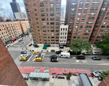 1st ave / York ave - Photo Thumbnail 6