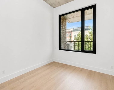 815 Flatbush Avenue - Photo Thumbnail 4