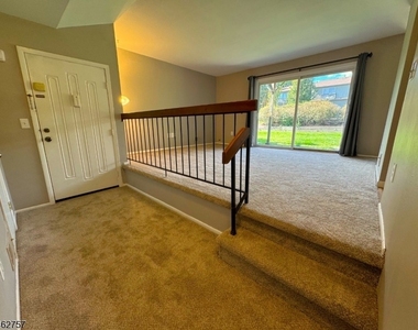903 Spruce Hills Dr - Photo Thumbnail 13