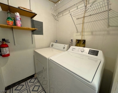 903 Spruce Hills Dr - Photo Thumbnail 16