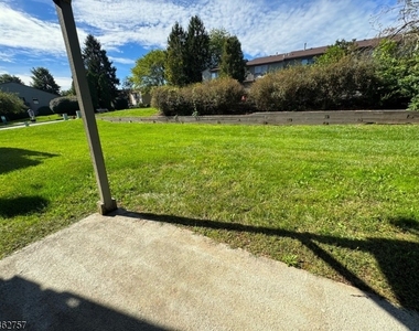 903 Spruce Hills Dr - Photo Thumbnail 3