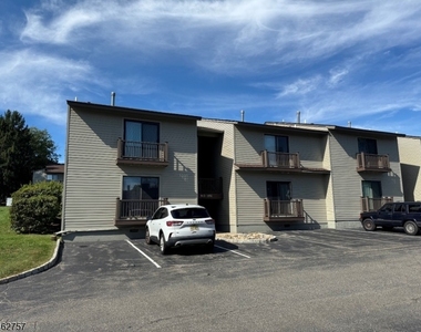903 Spruce Hills Dr - Photo Thumbnail 1