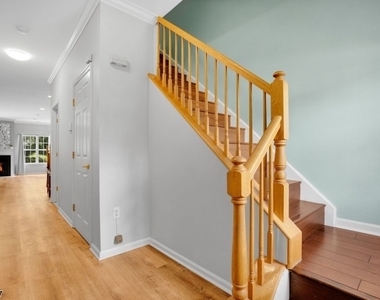 8 Allister Ct - Photo Thumbnail 1