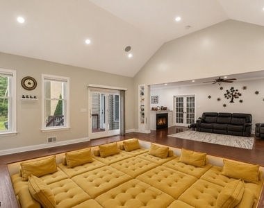 164 E Mountain Rd - Photo Thumbnail 16