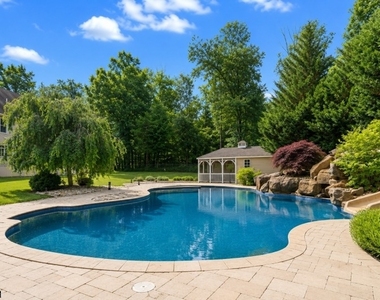 164 E Mountain Rd - Photo Thumbnail 40