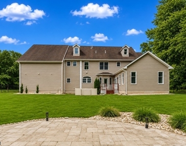 164 E Mountain Rd - Photo Thumbnail 4