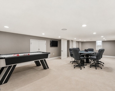 164 E Mountain Rd - Photo Thumbnail 25