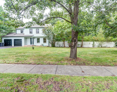 195 Edgemere Court - Photo Thumbnail 22