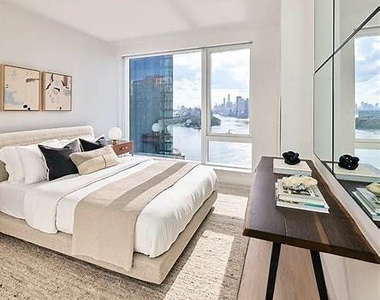 LUXURY WATERFRONT LIVING IN ASTORIA - Photo Thumbnail 3