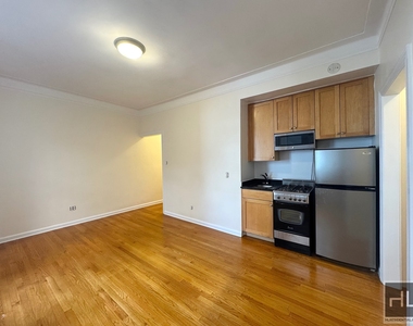 West 13 Street - Photo Thumbnail 1