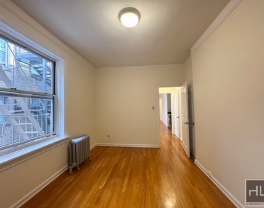 West 13 Street - Photo Thumbnail 5