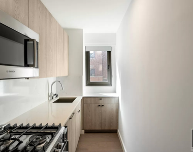 East 72nd Street - Photo Thumbnail 1