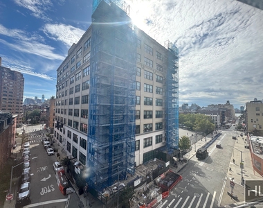 West 13 Street - Photo Thumbnail 8