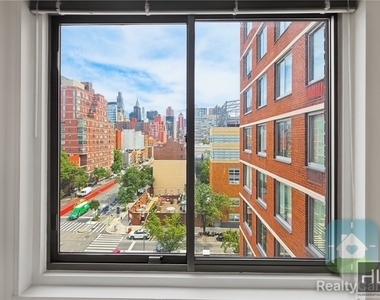 2nd Avenue - Photo Thumbnail 6